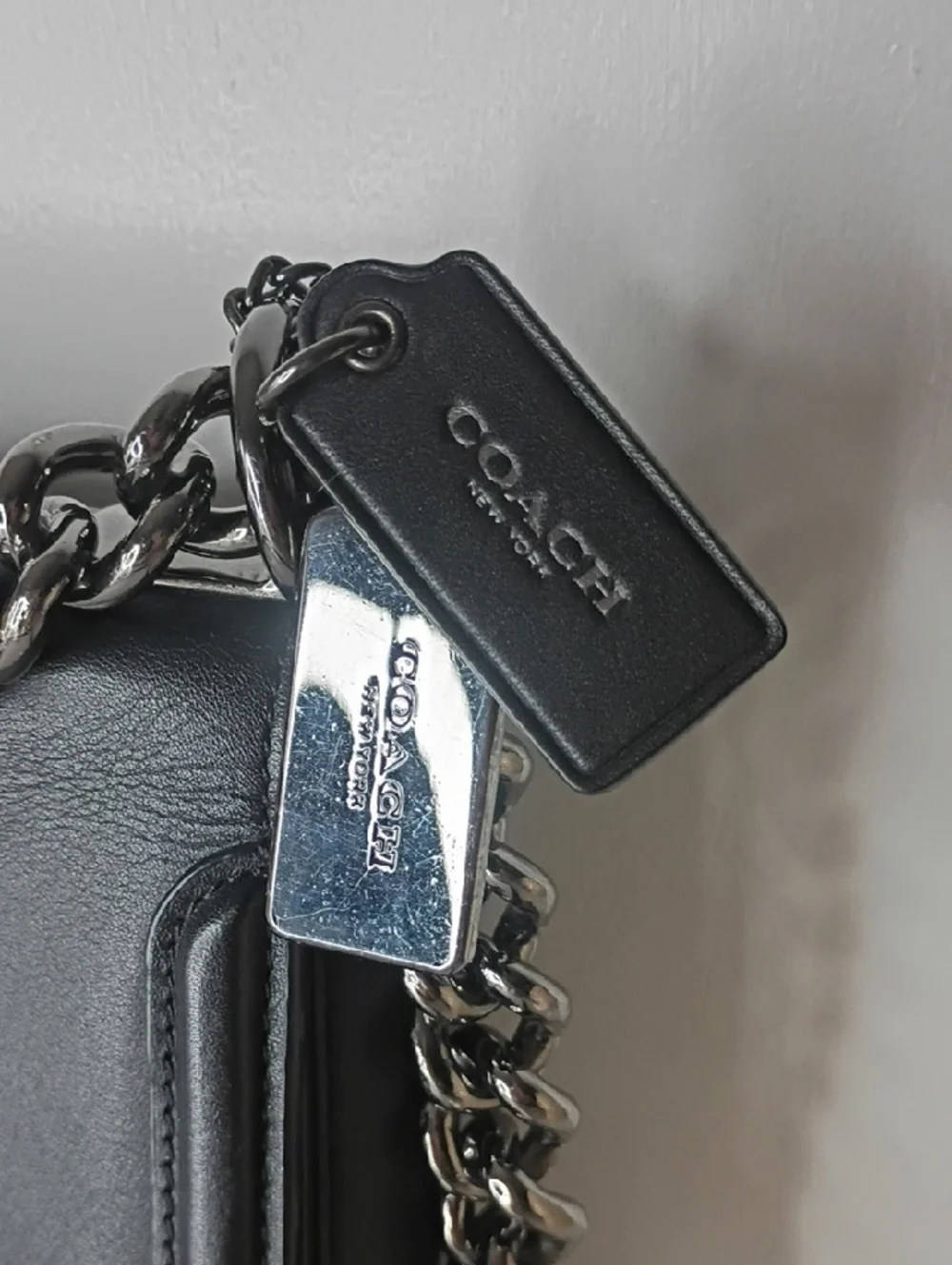 Coach Swagger Black Glovetanned Leather Chain Shoulder Bag 54640